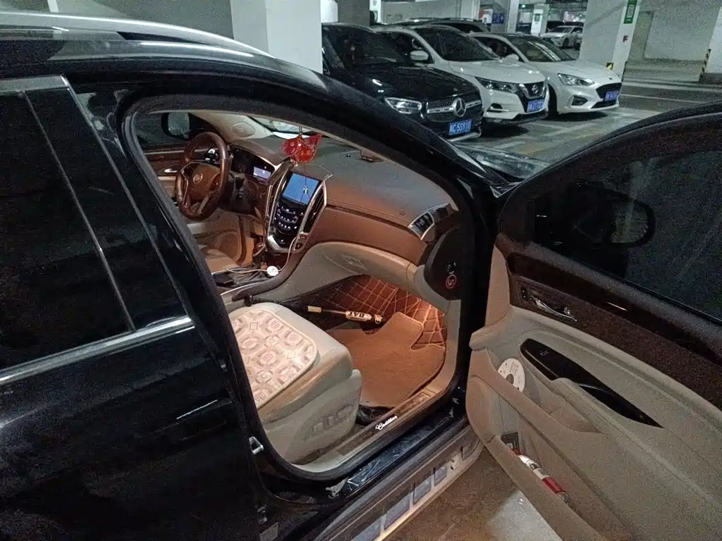 Cadillac SRX — миниатюра 19