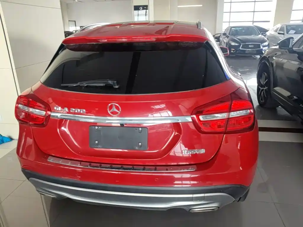 Mercedes-Benz GLA — миниатюра 6