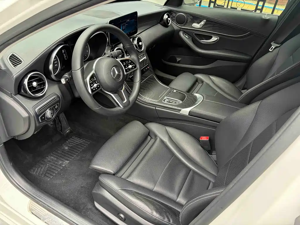 Mercedes-Benz C-Class — миниатюра 7