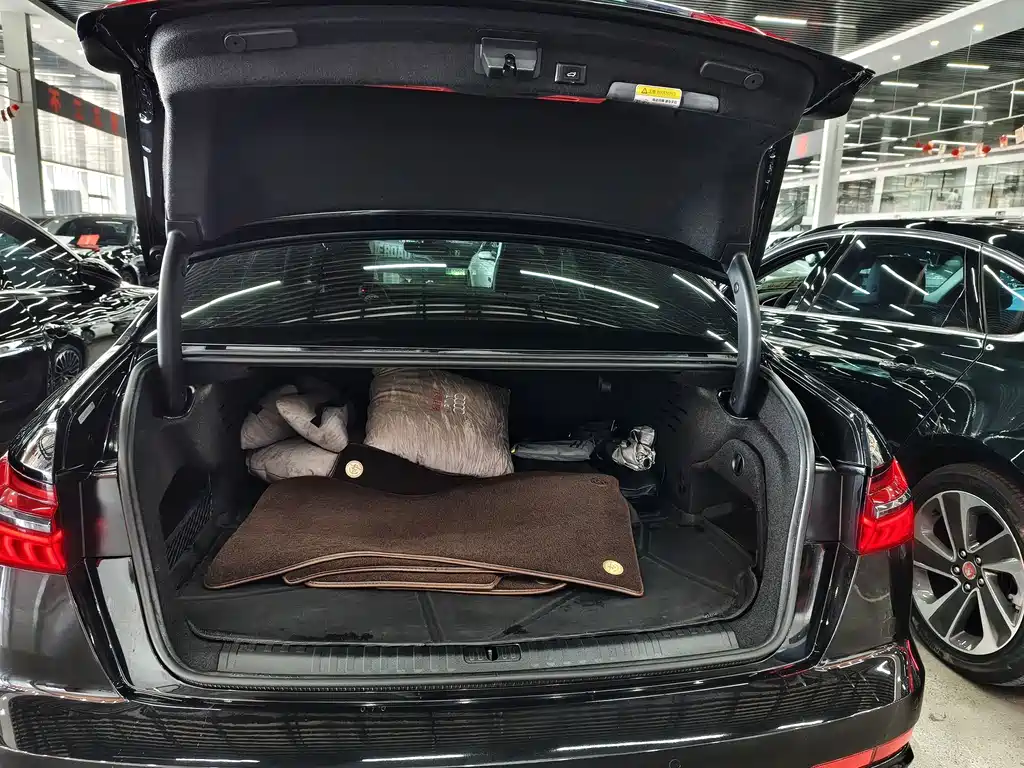 Audi A6L New Energy — миниатюра 16
