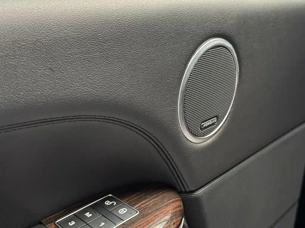 Land Rover Range Rover — миниатюра 7