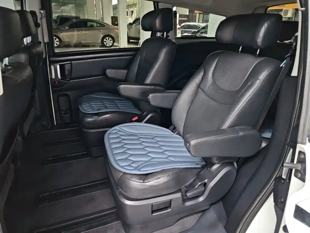 Luxgen Big 7 MPV — миниатюра 17