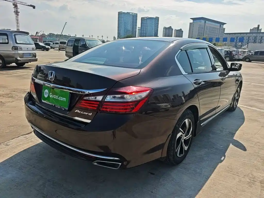 Honda Accord — миниатюра 7