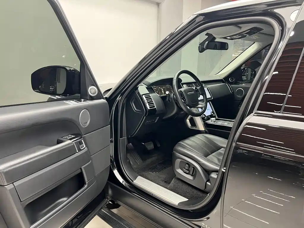 Land Rover Range Rover — миниатюра 9
