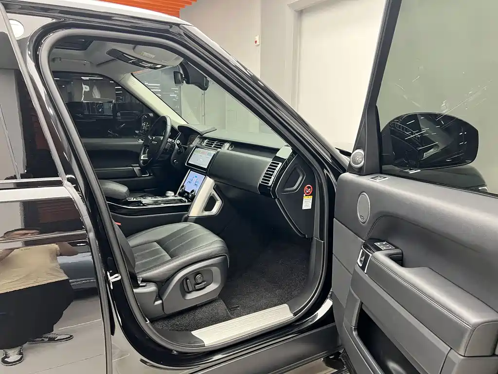 Land Rover Range Rover — миниатюра 10