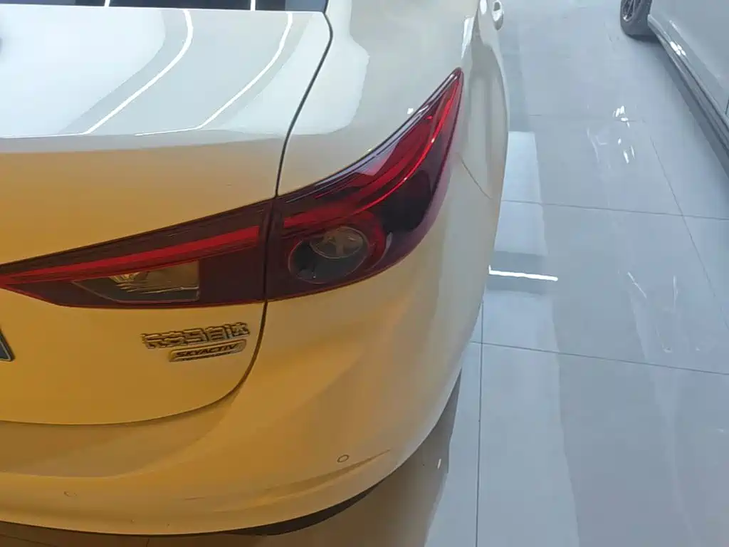 Mazda 3 Axela — миниатюра 8