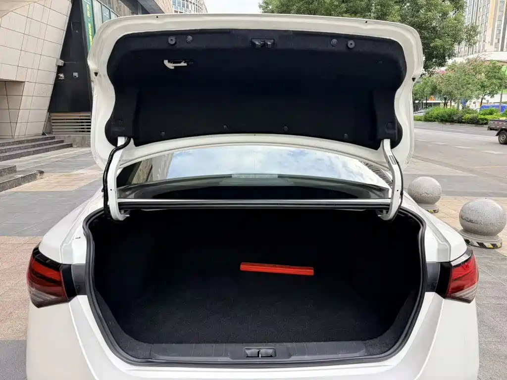 Nissan Sylphy — миниатюра 16