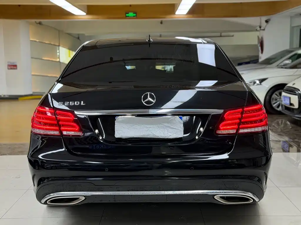 Mercedes-Benz E-Class — миниатюра 9
