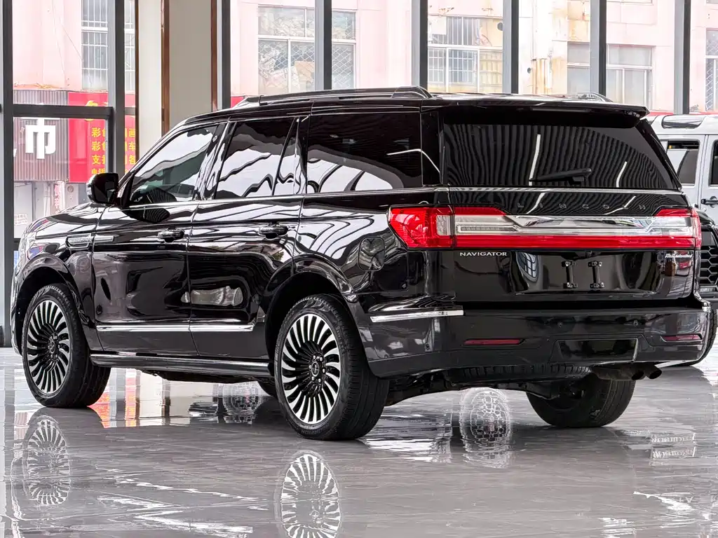 Lincoln Navigator — миниатюра 4
