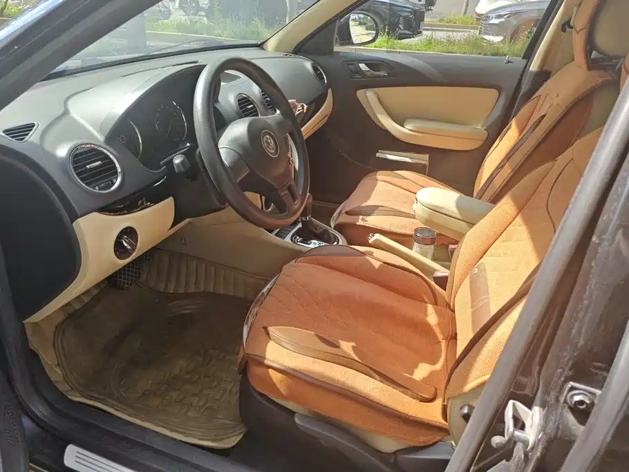 Volkswagen Lavida 2011 1.6L AT