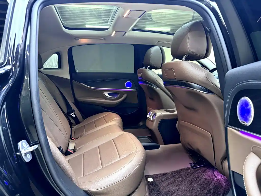 Mercedes-Benz E-Class — миниатюра 13