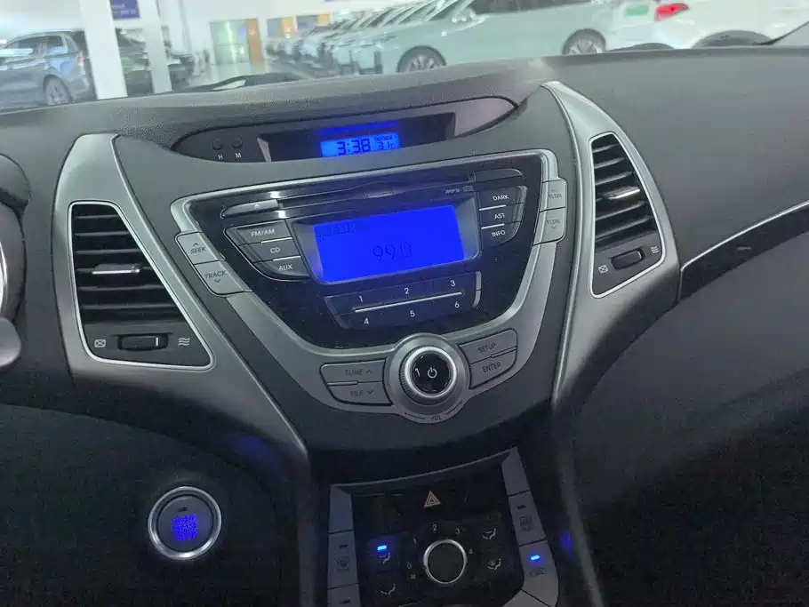 Hyundai Elantra Langdong — миниатюра 13