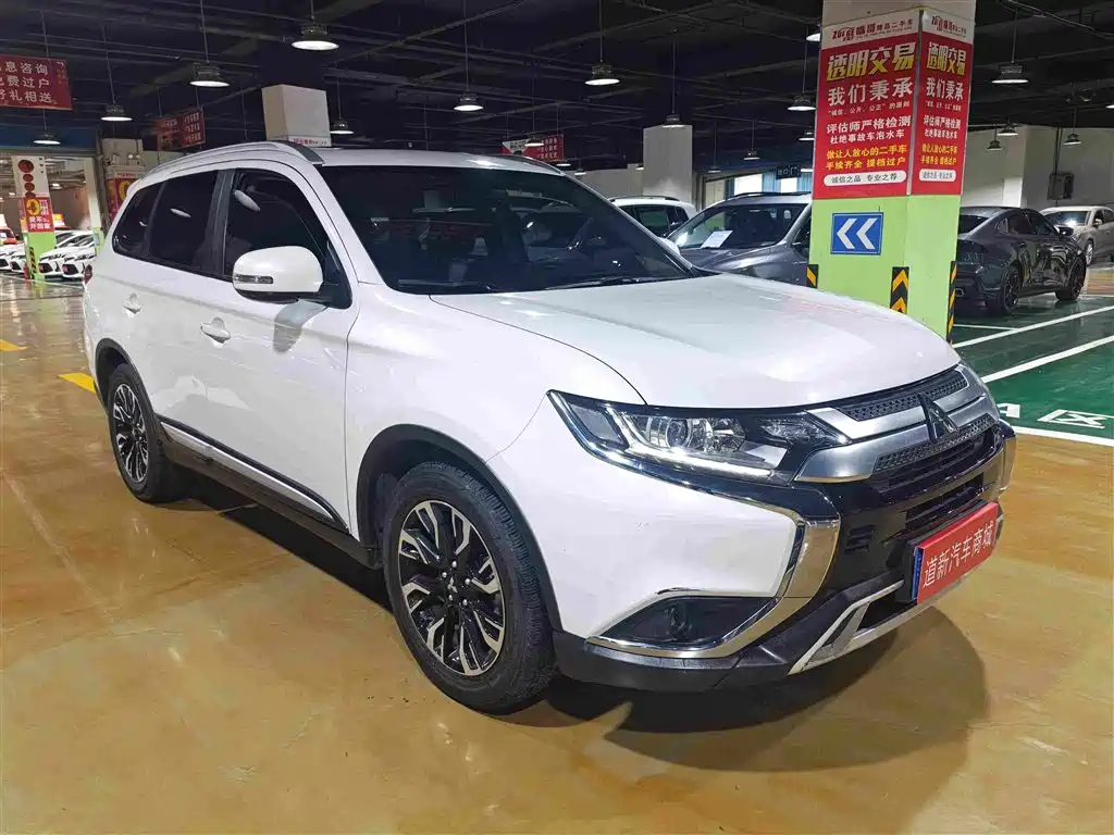 Mitsubishi Outlander — миниатюра 3