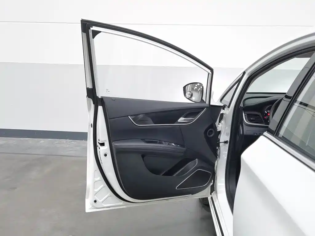 BYD MAX — миниатюра 8