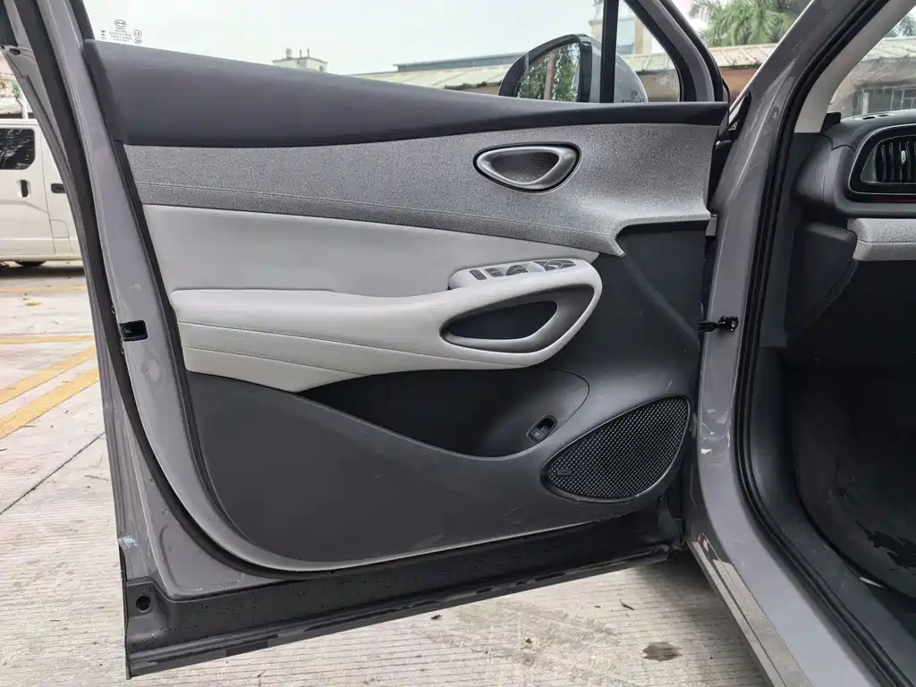 BYD Sealion 05 EV — миниатюра 4