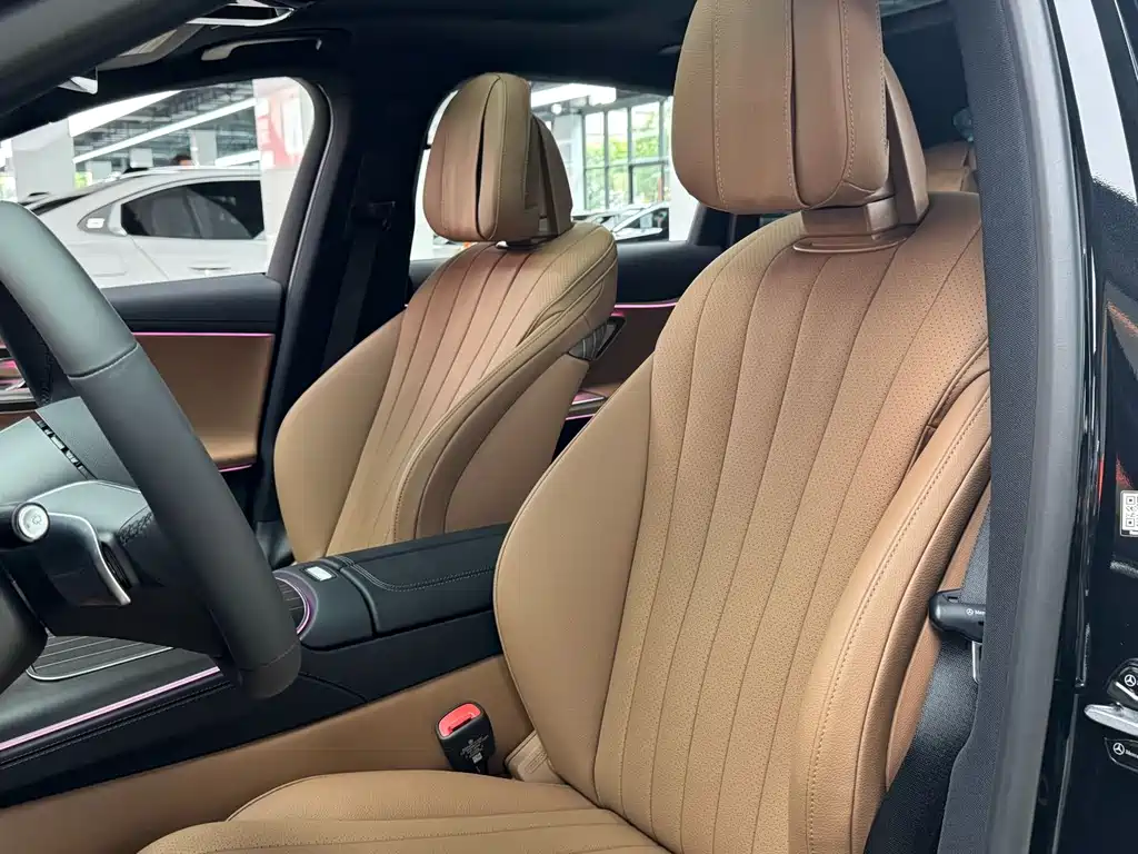 Mercedes-Benz E-Class — миниатюра 9