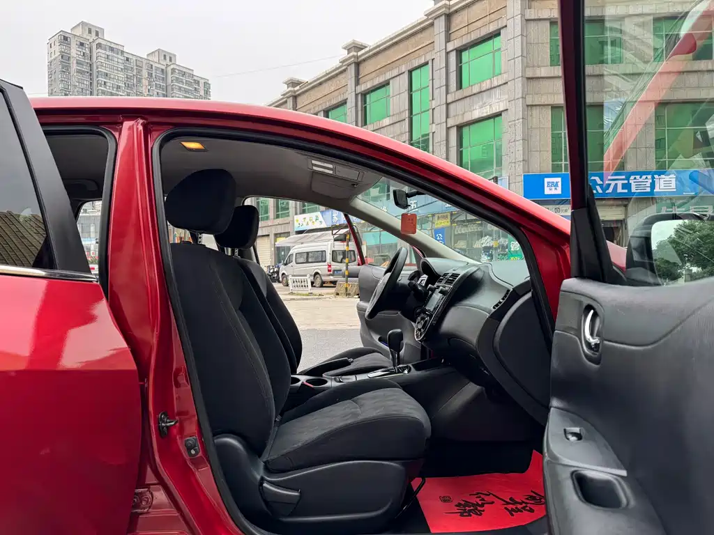 Nissan Tiida — миниатюра 13