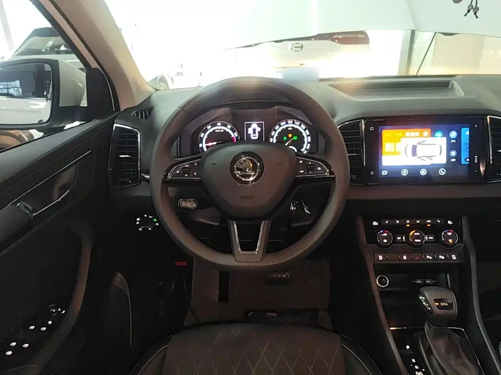 Skoda Karoq — миниатюра 11