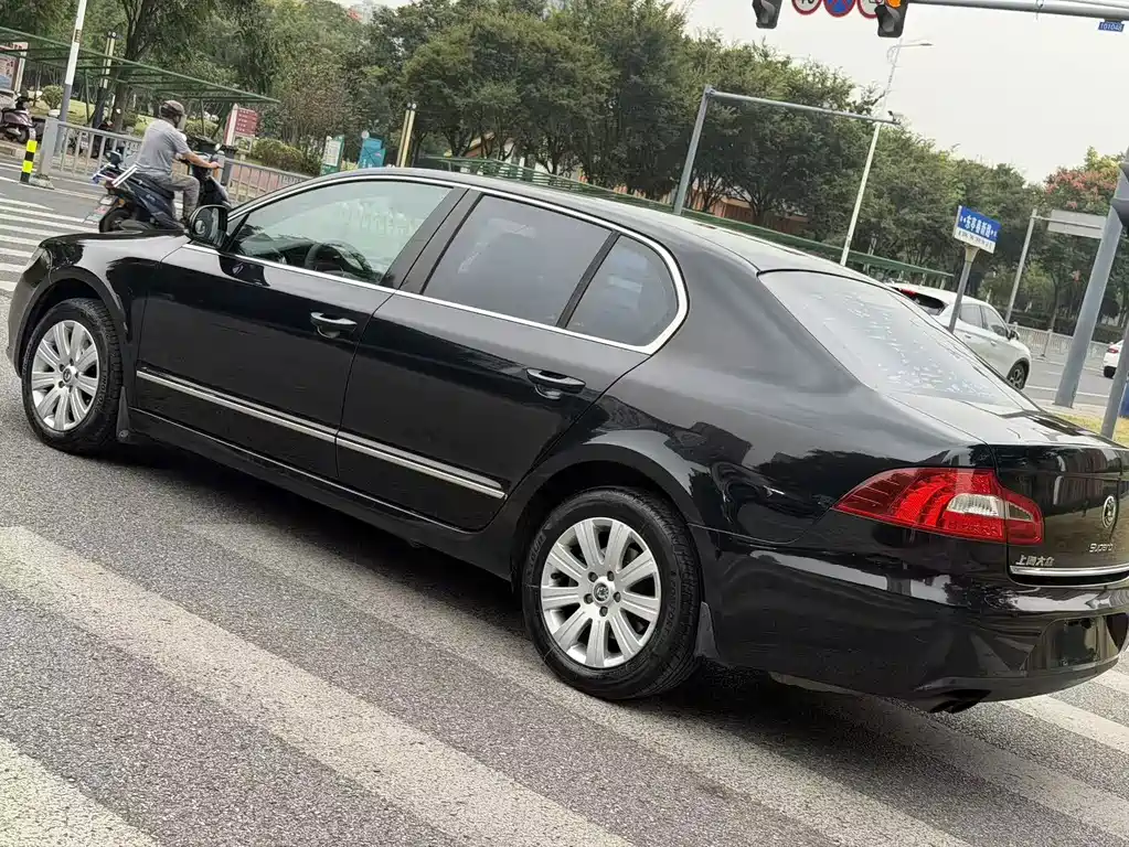 Skoda Superb — миниатюра 6