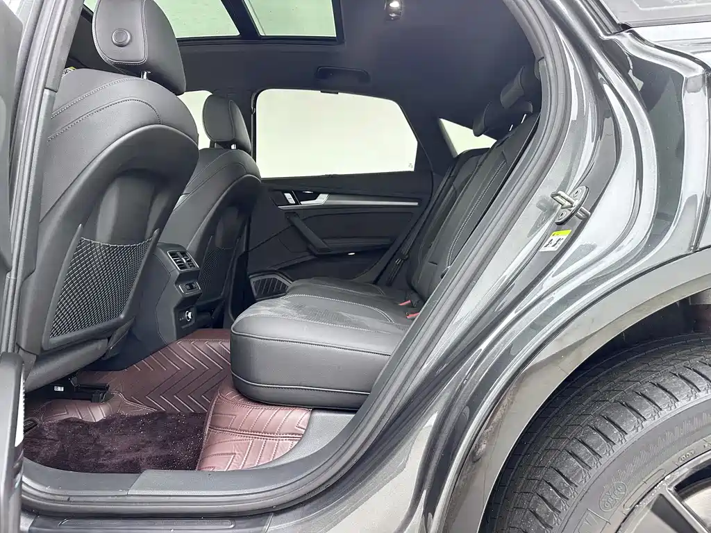 Audi Q5L Sportback — миниатюра 10
