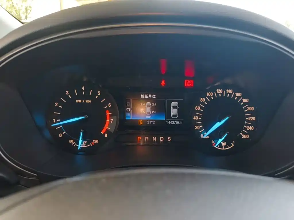 Ford Mondeo — миниатюра 12