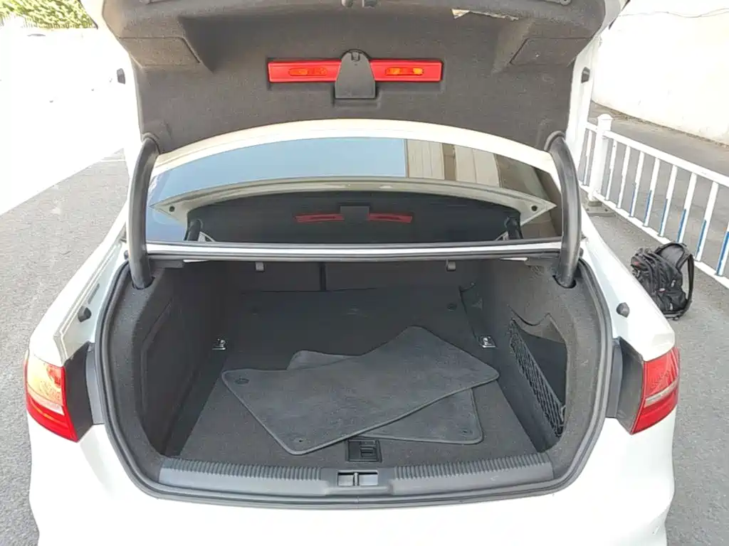 Audi A4L — миниатюра 19