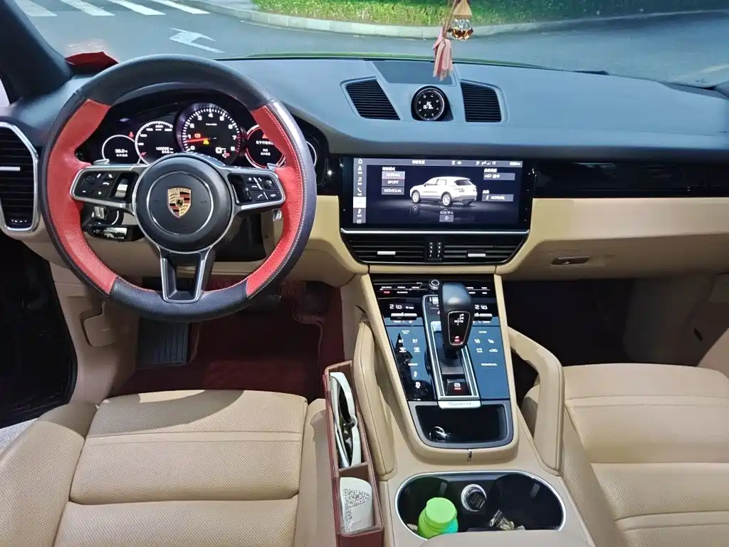 Porsche Cayenne — миниатюра 10