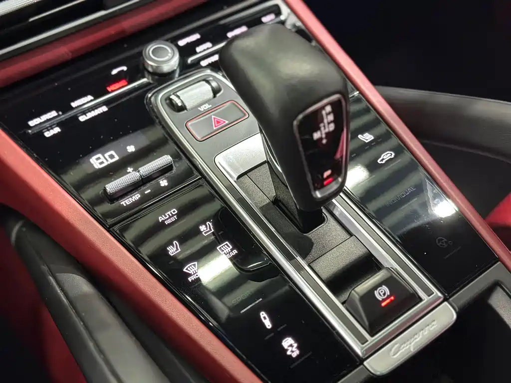 Porsche Cayenne — миниатюра 15