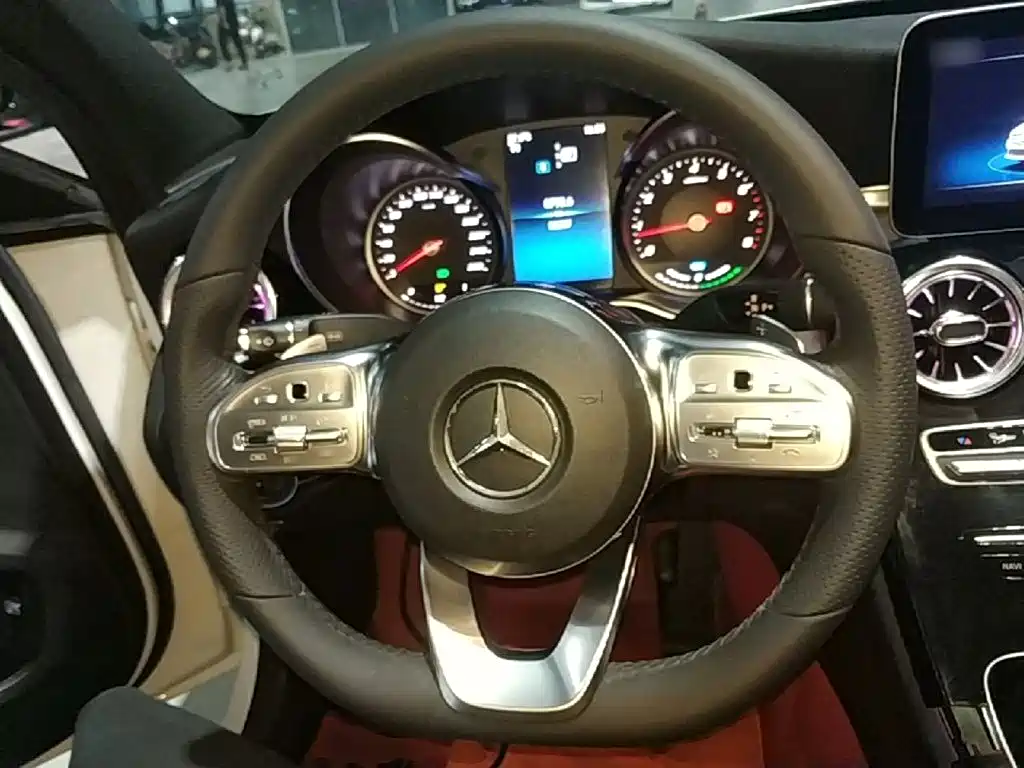 Mercedes-Benz C-Class — миниатюра 11