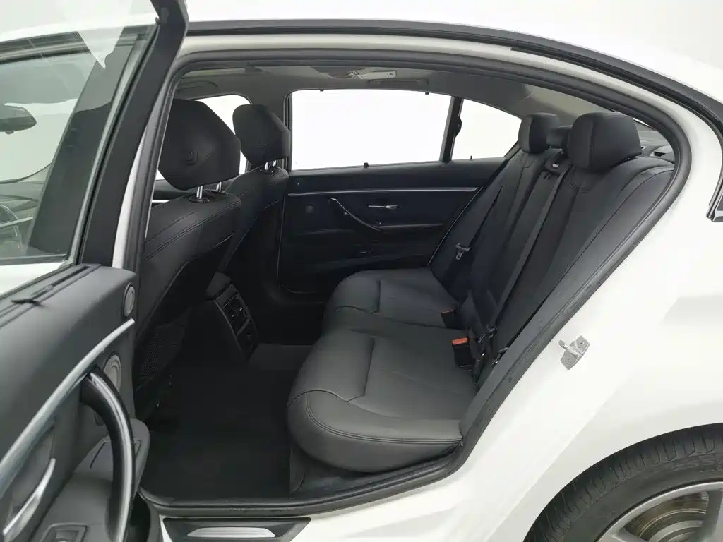 BMW 3 Series — миниатюра 15