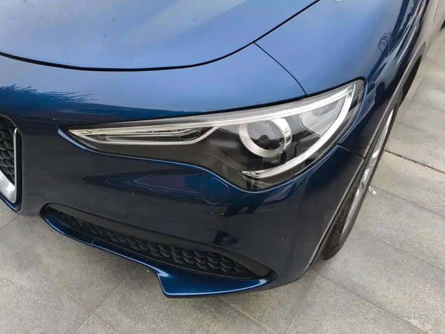 Alfa Romeo Stelvio — миниатюра 5