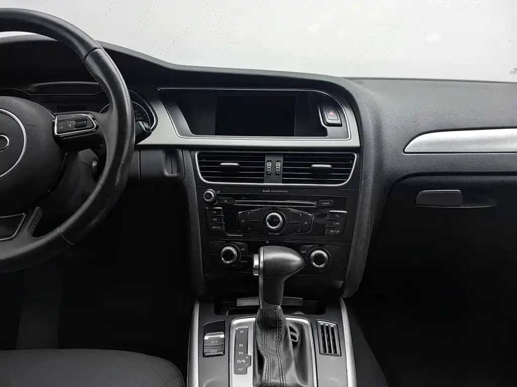 Audi A4L — миниатюра 12