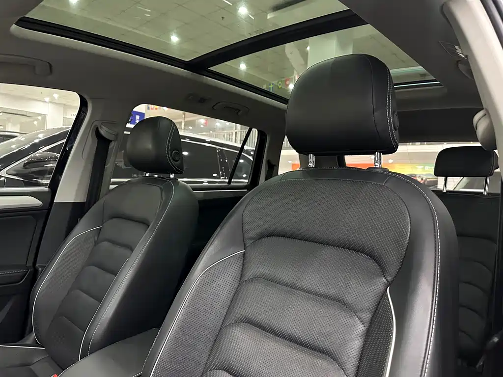 Volkswagen Tiguan L L 2018 330TSI AT Flagship