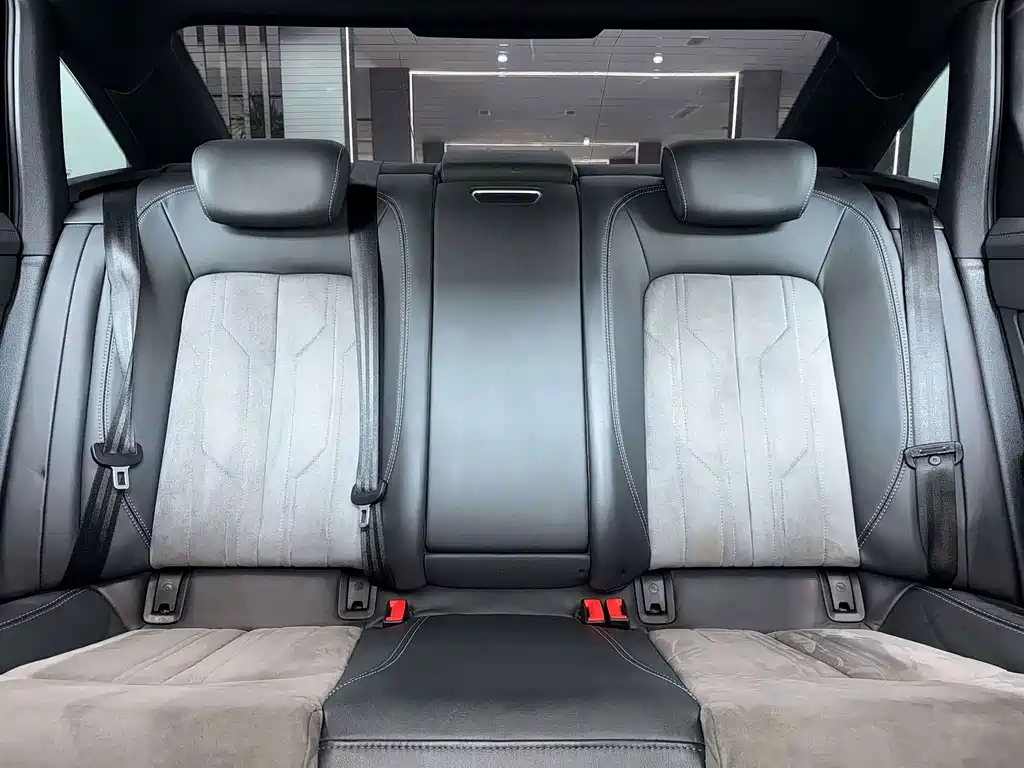 Audi A6L — миниатюра 6