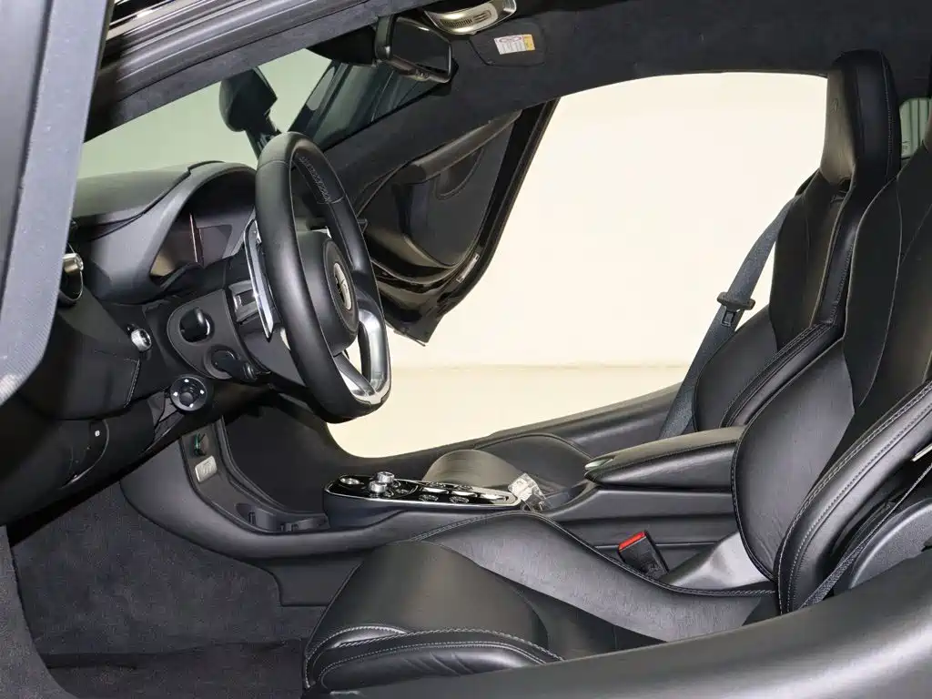 McLaren GT — миниатюра 3