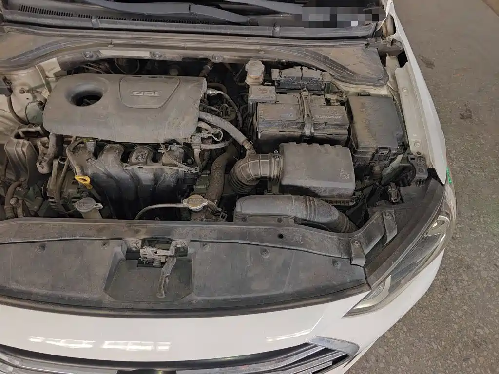Hyundai Elantra — миниатюра 21