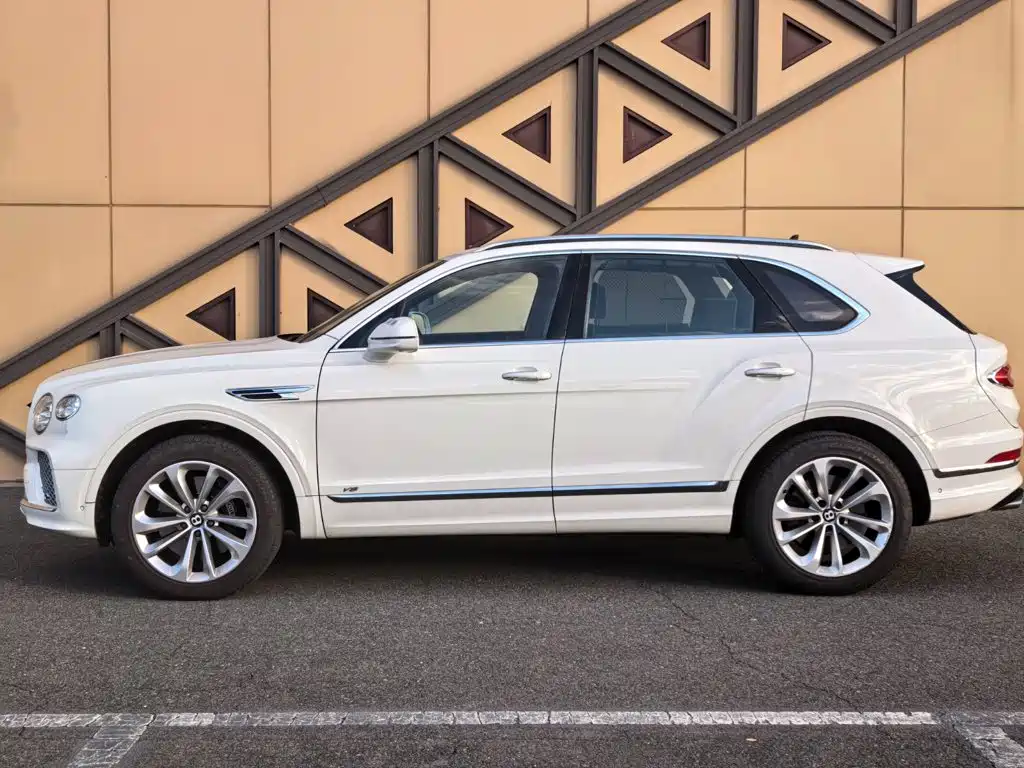 Bentley Bentayga — миниатюра 2