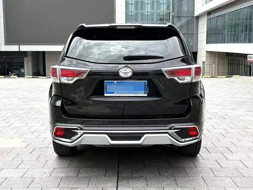 Toyota Highlander — миниатюра 9