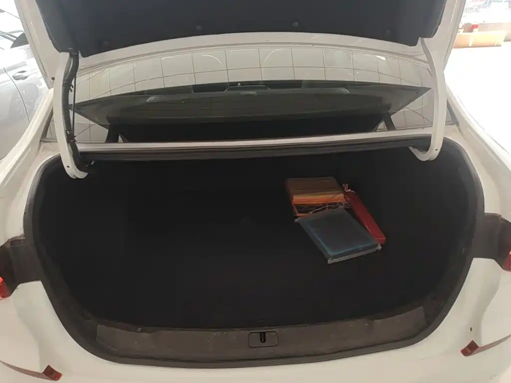 Chevrolet Monza — миниатюра 19