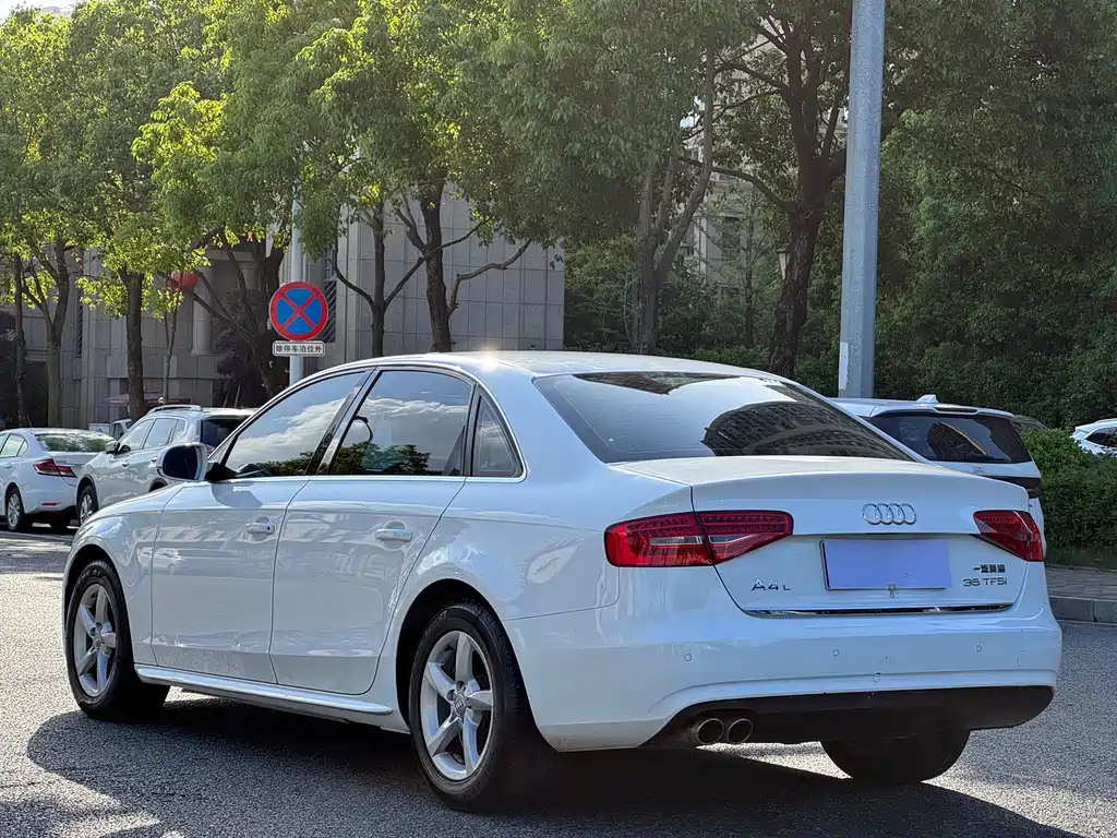Audi A4L 2013 35 TFSI AT