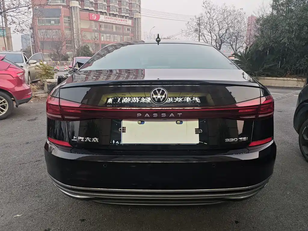 VOLKSWAGEN PASSAT