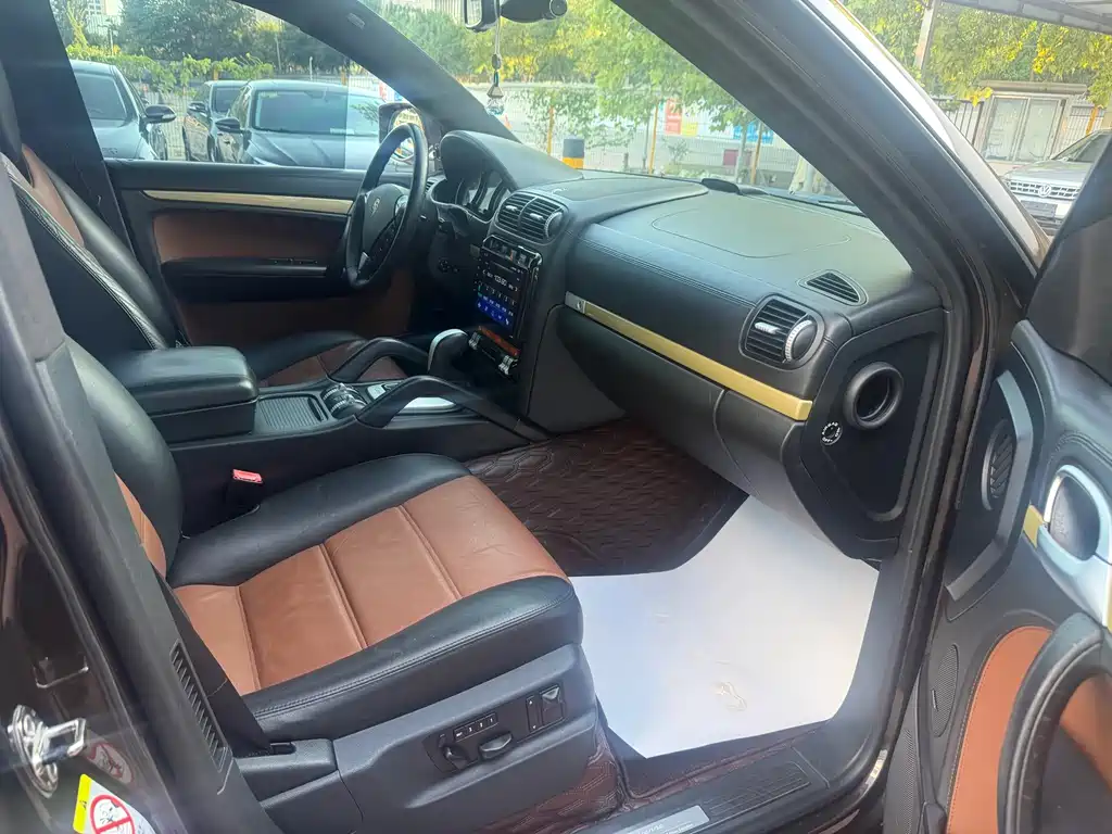 Porsche Cayenne — миниатюра 13
