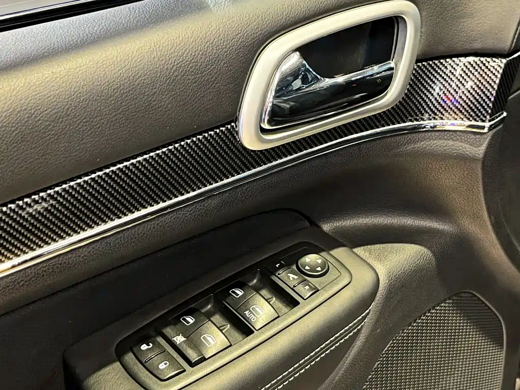 Jeep Grand Cherokee SRT — миниатюра 21