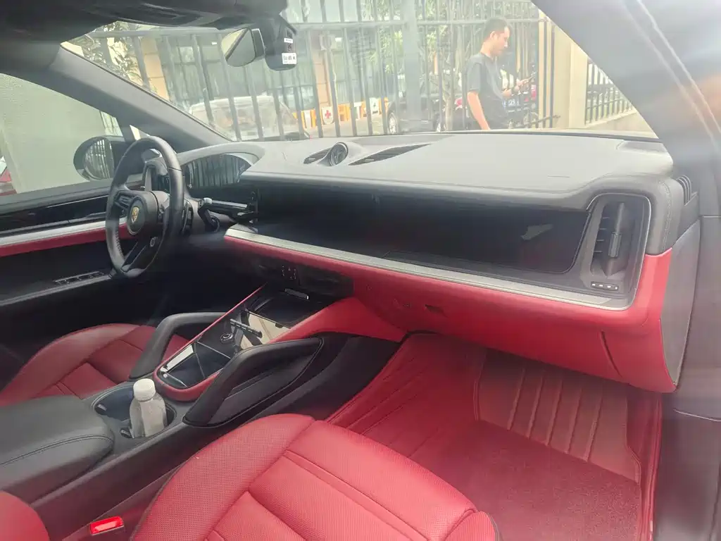 Porsche Cayenne — миниатюра 9