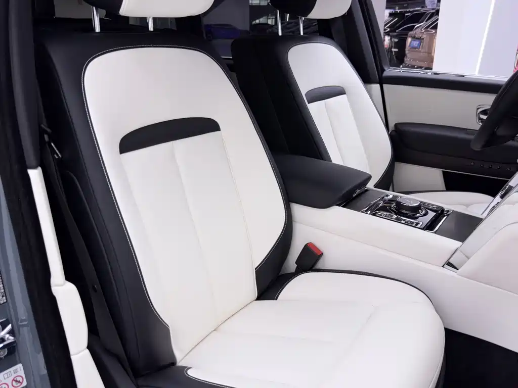 Rolls-Royce Cullinan — миниатюра 15