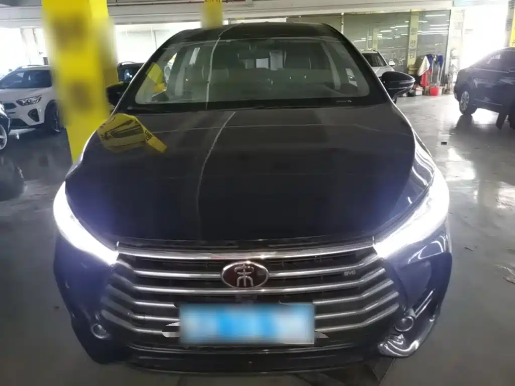 BYD MAX — миниатюра 3