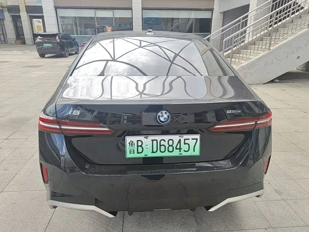 BMW i5 — миниатюра 6