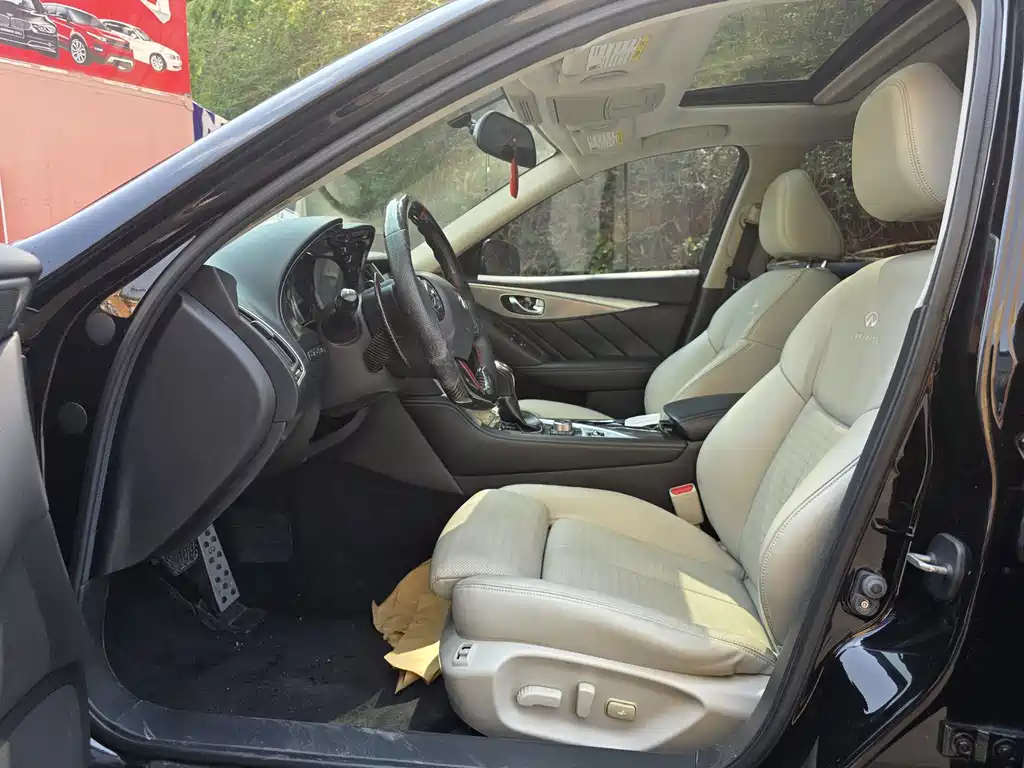 Infiniti Q50L 2015 2.0T Enjoy