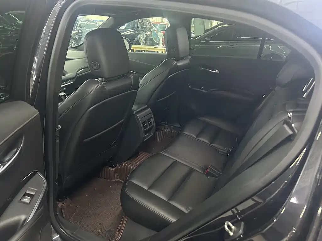 Cadillac XT4 — миниатюра 3
