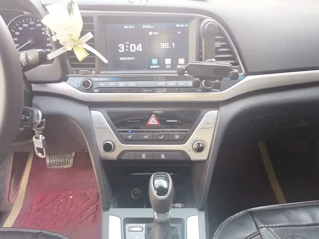 Hyundai Elantra — миниатюра 9